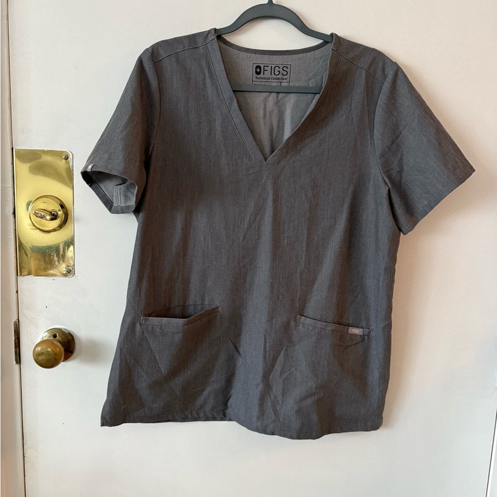 Figs Casma 3 pocket scrub top
